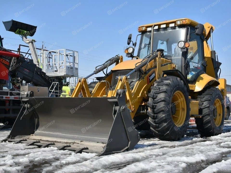SHANMON 388H · Экскаваторы и погрузчики · Благовещенск - фото